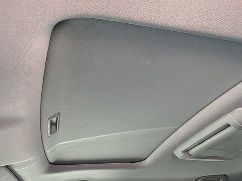 Used 2018 Honda Pilot Touring image 11