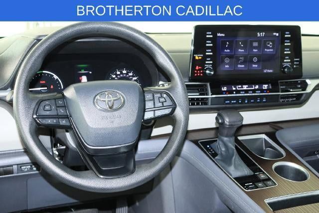 Used 2024 Toyota Sienna LE AWD/4WD image 19