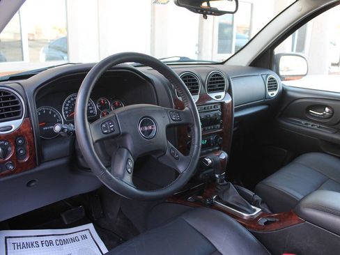 Used 2005 GMC Envoy XL SLT RWD image 16