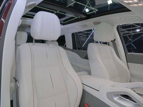 Used 2022 Mercedes-Benz Maybach GLS 600 4MATIC image 42