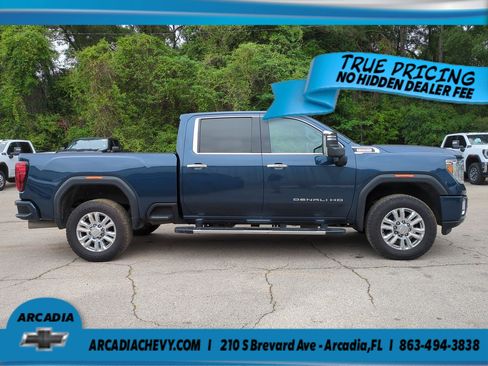 Used 2020 GMC Sierra 2500 Denali w/ Denali Ultimate Package AWD/4WD image 3