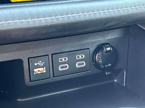 Used 2023 Toyota Highlander XLE image 32