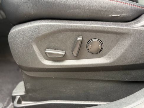 Used 2024 Ford Edge ST-Line image 9