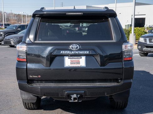 Used 2021 Toyota 4Runner SR5 Premium image 4