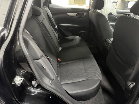 Used 2020 Nissan Rogue Sport S image 18