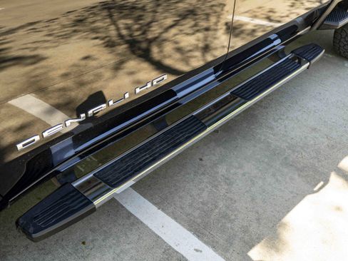 Used 2022 GMC Sierra 3500 Denali w/ Denali Ultimate Package image 16