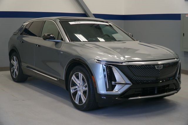 Certified 2024 Cadillac Lyriq Tech w/ Driver Assist Package AWD/4WD image 11