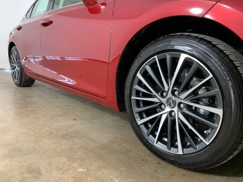 Used 2025 Lexus ES 350 w/ Premium Package image 6