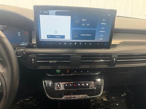 Used 2024 Lincoln Corsair AWD w/ Equipment Group 101A image 18