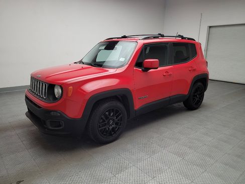 Used 2016 Jeep Renegade Latitude image 2