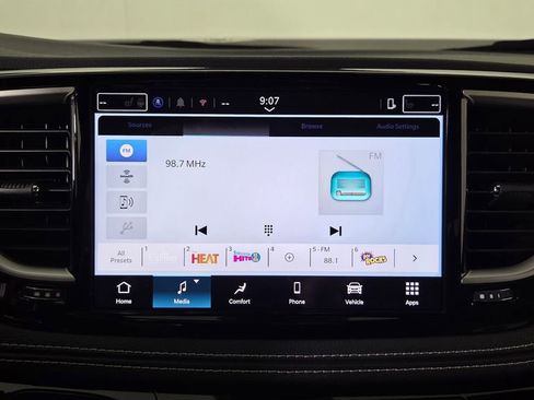 New 2025 Chrysler Pacifica Select w/ Fav Edition Package image 24