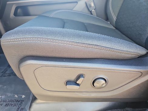 New 2026 RAM 1500 4x4 Crew Cab image 29