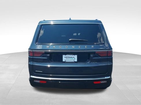 Used 2023 Jeep Wagoneer 4WD w/ Premium Group I image 7