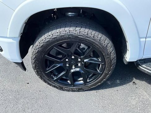 Used 2022 RAM 1500 Laramie AWD/4WD image 10