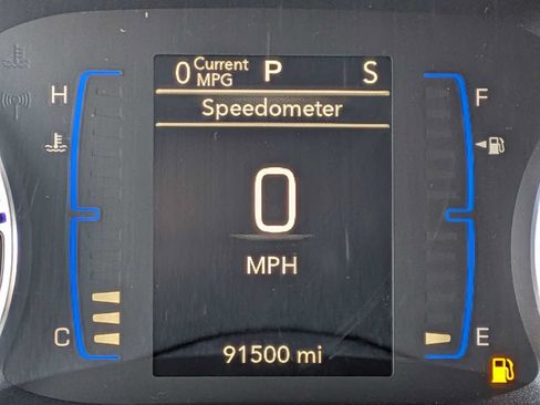 Used 2020 Chrysler Pacifica Touring-L FWD image 29