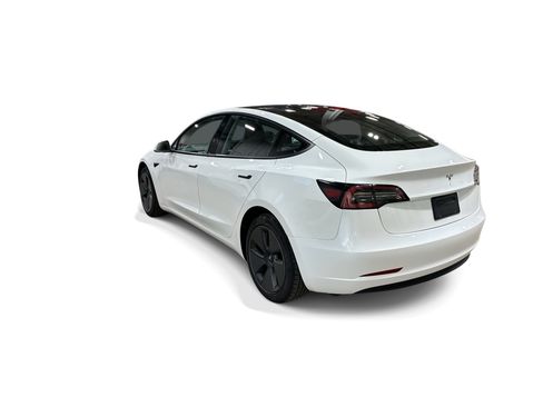 Certified 2023 Tesla Model 3 Standard Range RWD image 4