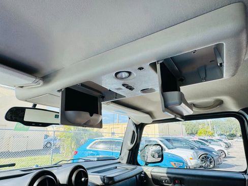 Used 2005 HUMMER H2 4D Sport Utility image 21