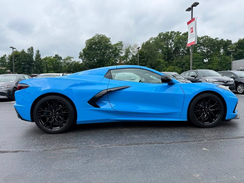 Used 2025 Chevrolet Corvette Stingray Preferred Conv w/ 2LT RWD image 10