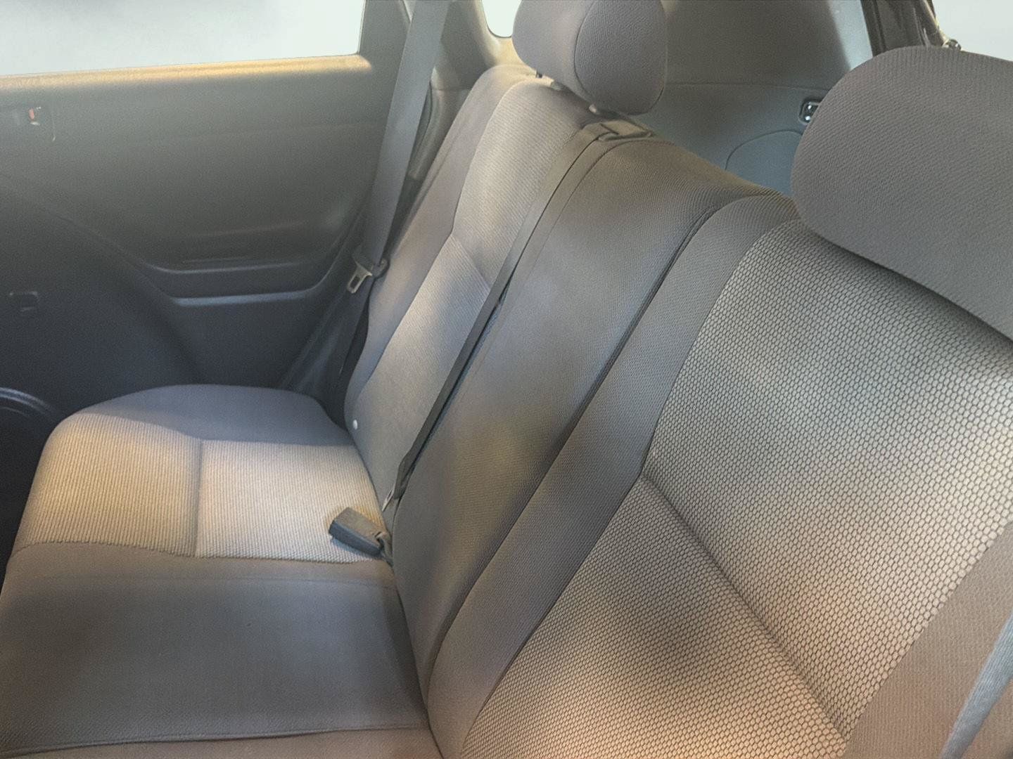 Used 2007 Pontiac Vibe w/ Preferred Package FWD image 24
