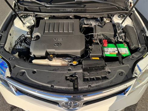 Used 2013 Toyota Avalon Limited image 22