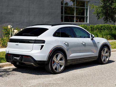 Used 2025 Porsche Macan Turbo Electric AWD/4WD image 5