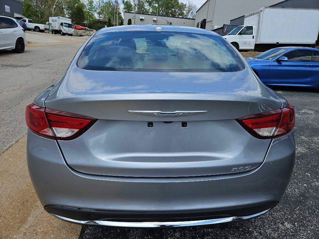 Used 2015 Chrysler 200 Limited w/ Convenience Group FWD image 5