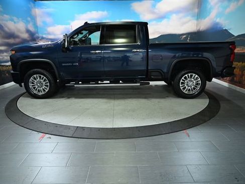 Used 2022 Chevrolet Silverado 3500 High Country w/ Z71 Off-Road Package image 5