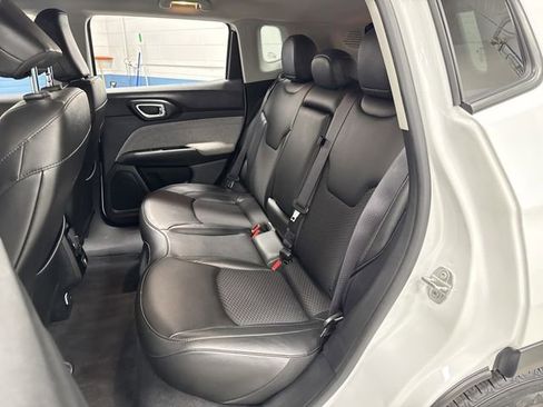 Used 2022 Jeep Compass Latitude image 26