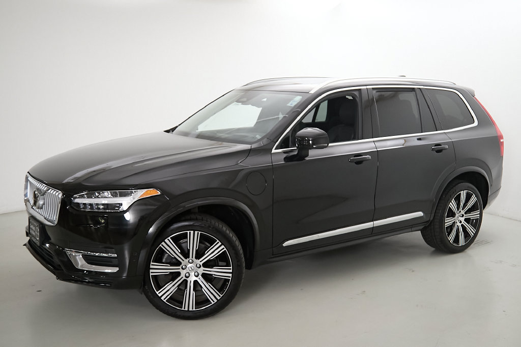 Certified 2024 Volvo XC90 T8 Ultimate w/ Lounge Package AWD/4WD image 3