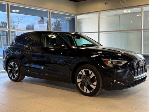 Used 2022 Audi e-tron Premium w/ Convenience Plus Package image 6