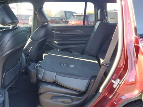 Certified 2024 Jeep Grand Cherokee L Laredo image 22