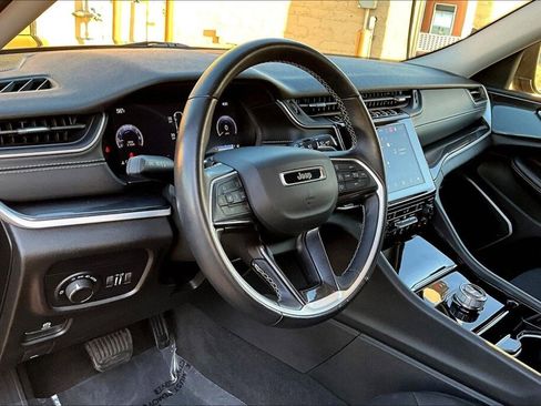 Used 2022 Jeep Grand Cherokee L Laredo w/ Luxury Tech Group I image 9