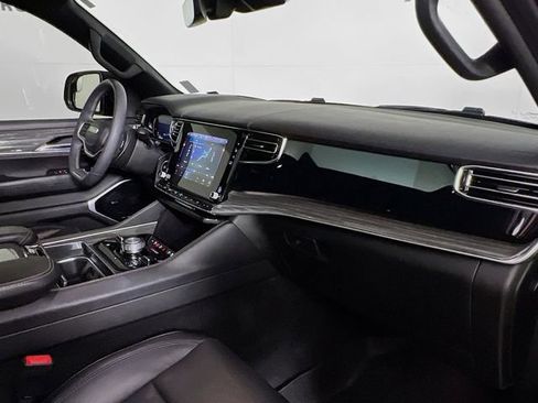 Used 2022 Jeep Wagoneer Series III w/ Premium Group I image 43