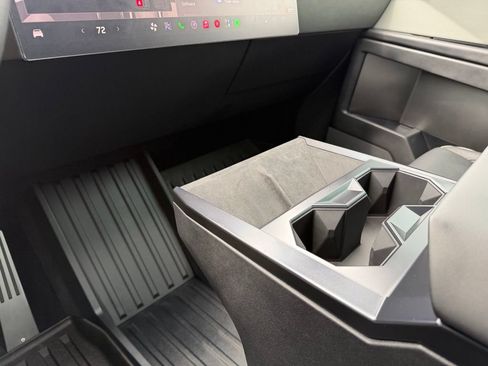 Used 2024 Tesla Cybertruck AWD Crew Cab image 52
