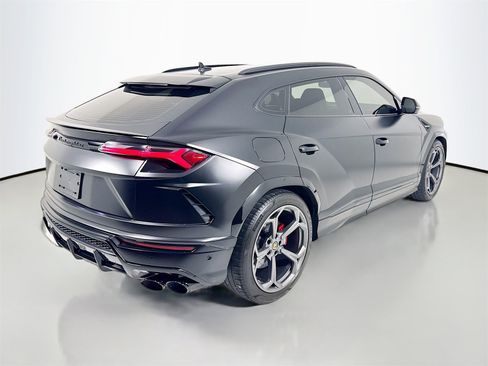 Used 2020 Lamborghini Urus Base image 7