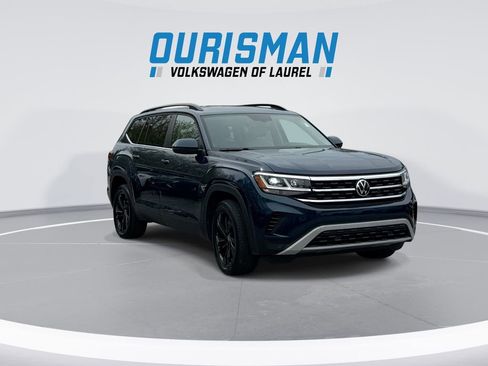 Used 2022 Volkswagen Atlas SE w/ Panoramic Sunroof Package FWD image 2