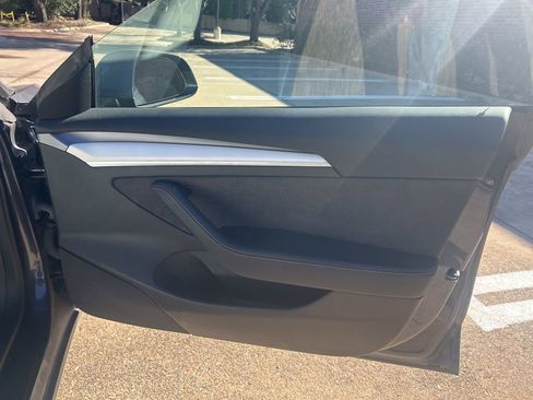 Used 2023 Tesla Model 3 Performance image 22