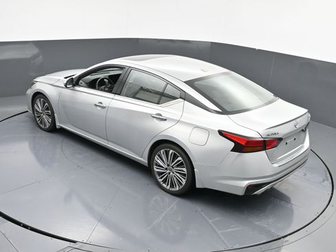 Used 2023 Nissan Altima 2.5 SL image 33