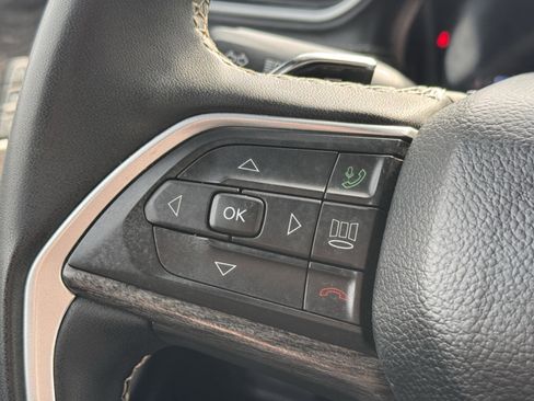 Used 2024 Jeep Grand Cherokee L Limited w/ Luxury Tech Group II image 12