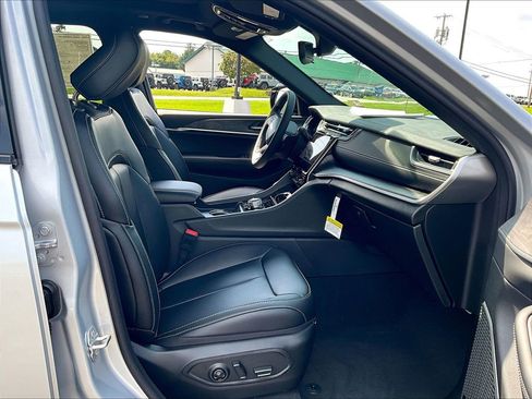 New 2024 Jeep Grand Cherokee Limited 4xe image 10