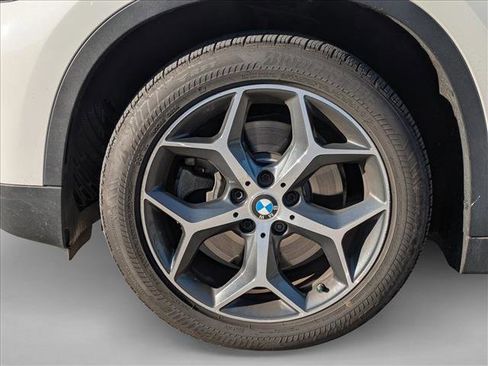 Used 2018 BMW X1 xDrive28i image 9