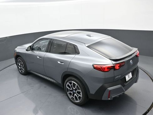 Used 2025 BMW X2 xDrive28i w/ Premium Package image 34