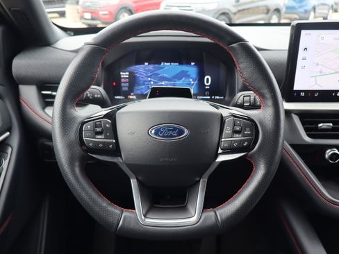 Used 2025 Ford Explorer ST-Line w/ ST-Line Street Pack image 16