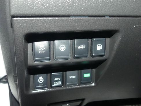 Used 2018 Nissan Rogue SL w/ Premium Package image 29