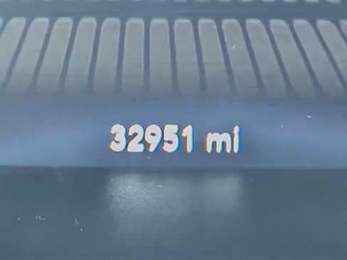 Used 2023 Dodge Challenger SXT image 17