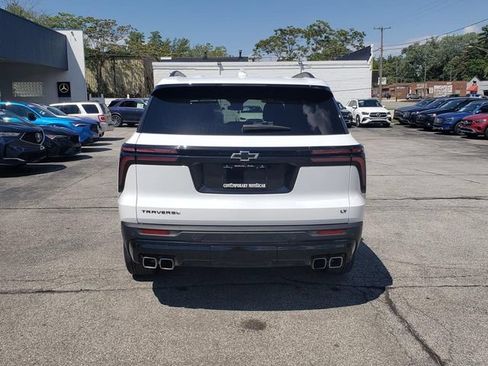 Used 2024 Chevrolet Traverse LT w/ Midnight/Sport Edition FWD image 7