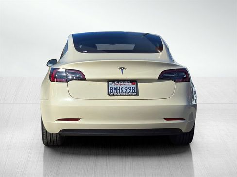 Used 2019 Tesla Model 3 Standard Range Plus image 5