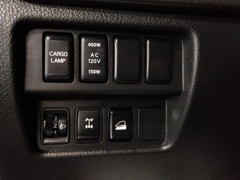 Used 2023 Nissan Titan PRO-4X w/ Pro-4x Convenience Package image 18