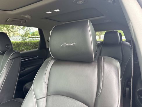 Used 2021 Buick Enclave Avenir w/ Avenir Technology Package FWD image 22