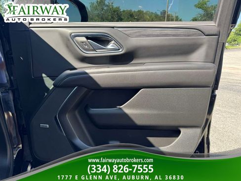 Used 2022 GMC Yukon XL SLT w/ SLT Premium Package AWD/4WD image 32